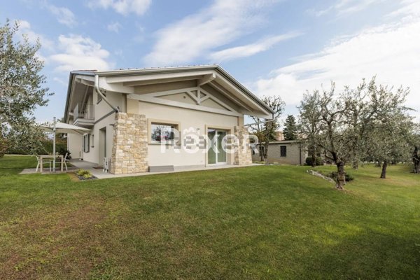 casa indipendente in vendita a Brembate di Sopra