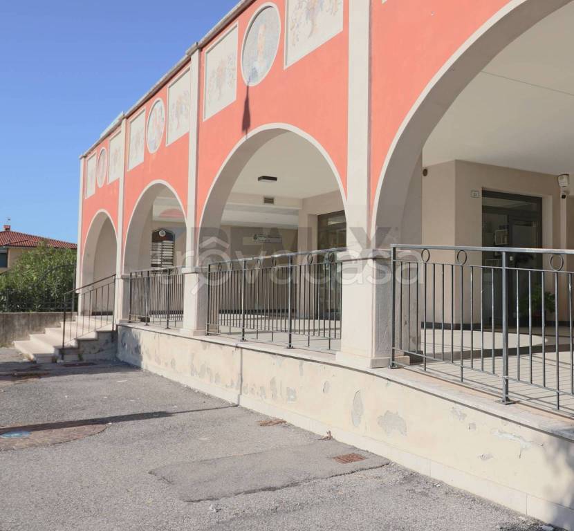 negozio in vendita a Brembate di Sopra