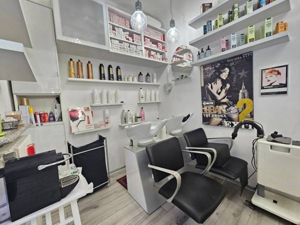 negozio in vendita a Brembate di Sopra