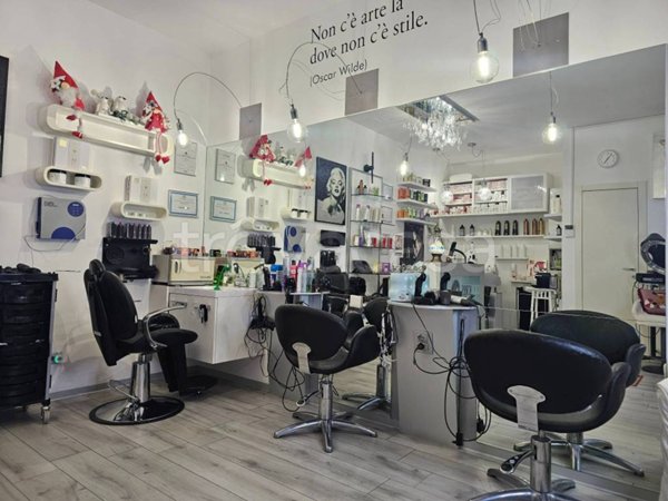 negozio in vendita a Brembate di Sopra