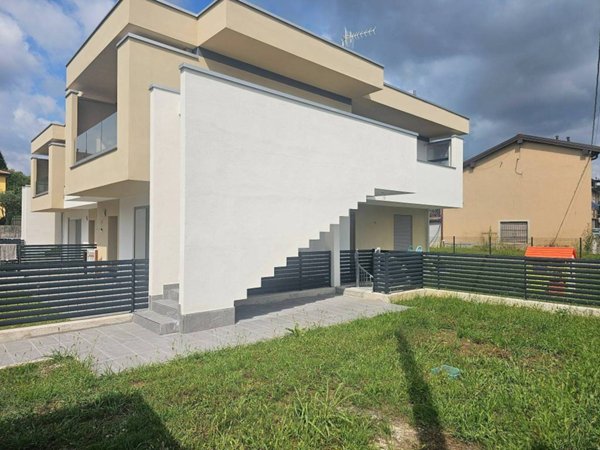 appartamento in vendita a Brembate di Sopra