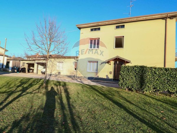 casa indipendente in vendita a Brembate di Sopra