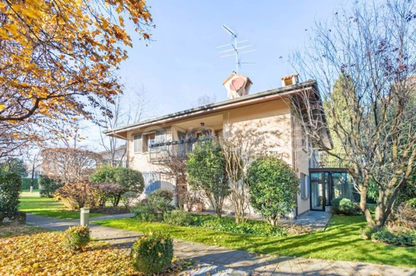 casa indipendente in vendita a Brembate di Sopra