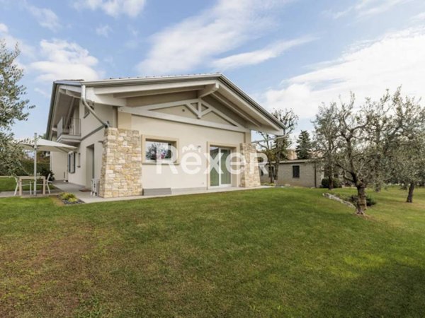 casa indipendente in vendita a Brembate di Sopra