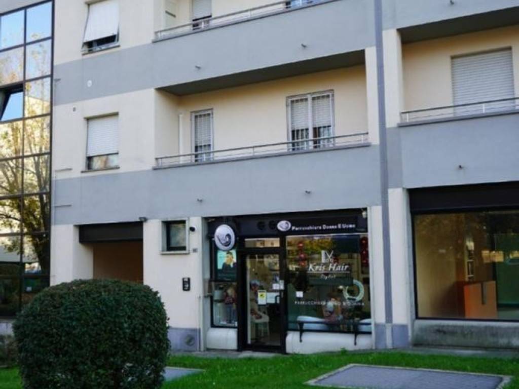 negozio in vendita a Brembate di Sopra