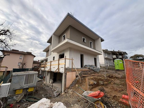 casa indipendente in vendita a Brembate di Sopra