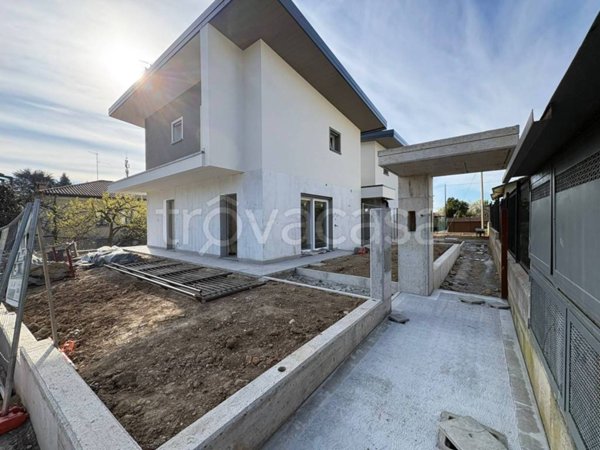 casa indipendente in vendita a Brembate di Sopra