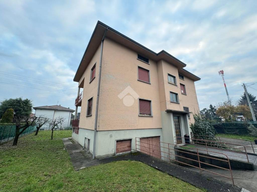appartamento in vendita a Brembate di Sopra