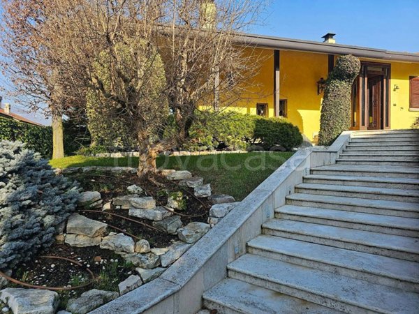 casa indipendente in vendita a Brembate di Sopra
