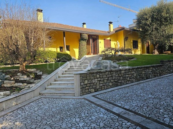 casa indipendente in vendita a Brembate di Sopra