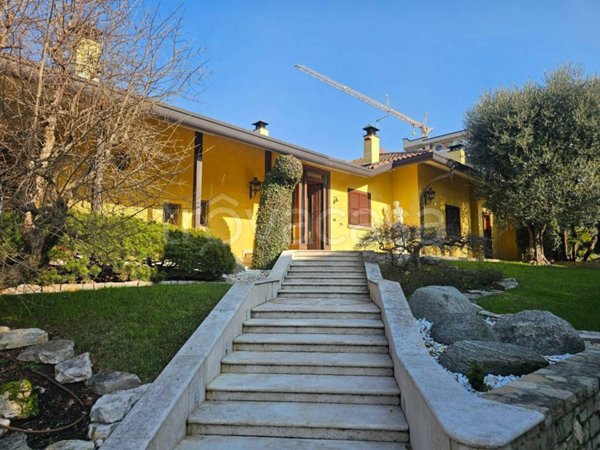 casa indipendente in vendita a Brembate di Sopra