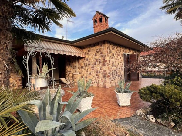 casa indipendente in vendita a Brembate di Sopra