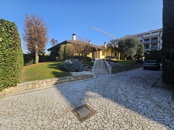 casa indipendente in vendita a Brembate di Sopra