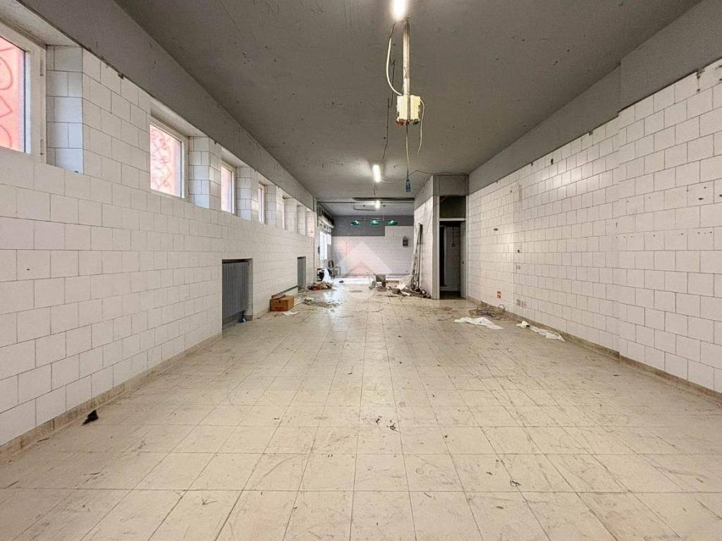 locale di sgombero in vendita a Brembate di Sopra