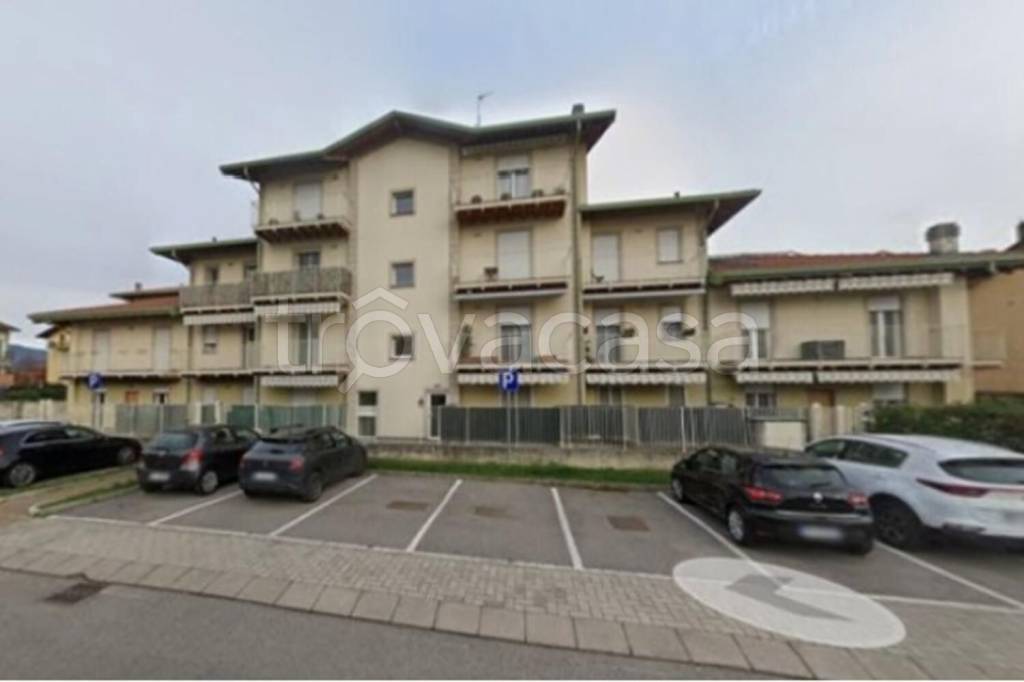 appartamento in vendita a Brembate di Sopra