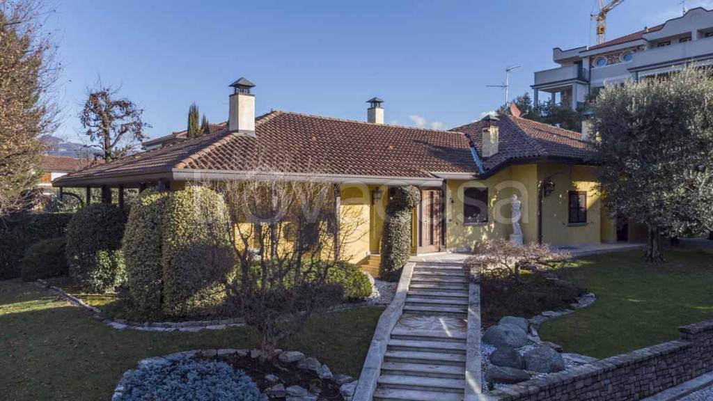 casa indipendente in vendita a Brembate di Sopra