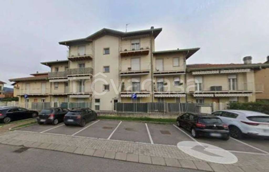 appartamento in vendita a Brembate di Sopra