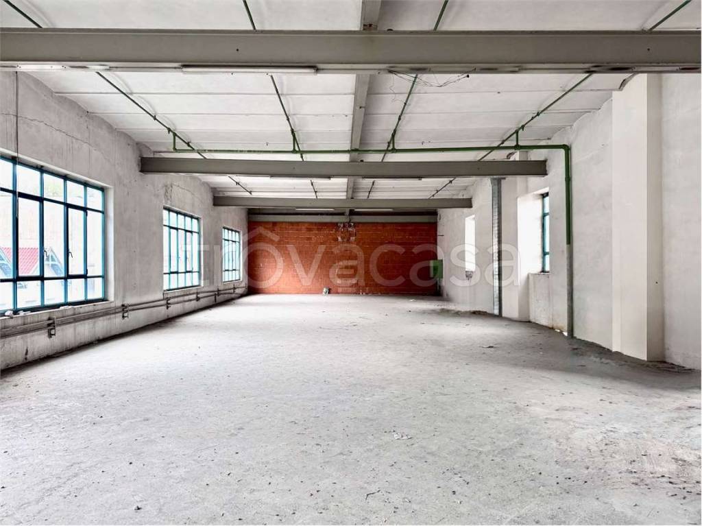 ufficio in vendita a Brembate di Sopra