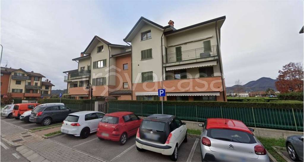 appartamento in vendita a Brembate di Sopra