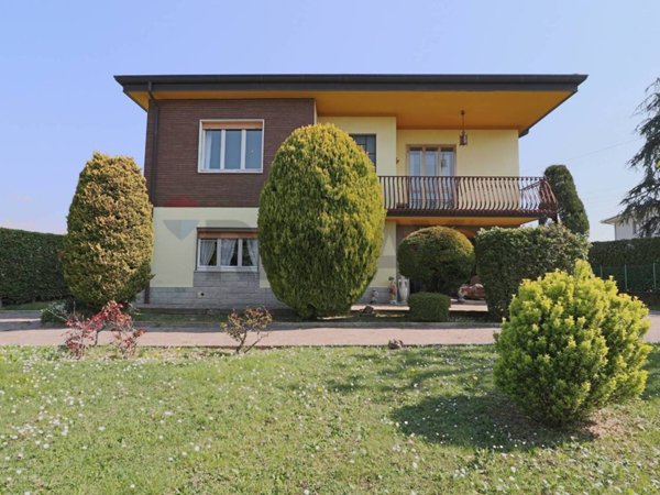 casa indipendente in vendita a Brembate di Sopra