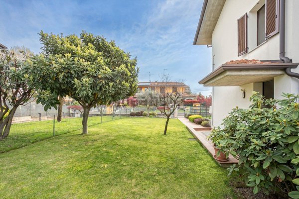 appartamento in vendita a Brembate di Sopra