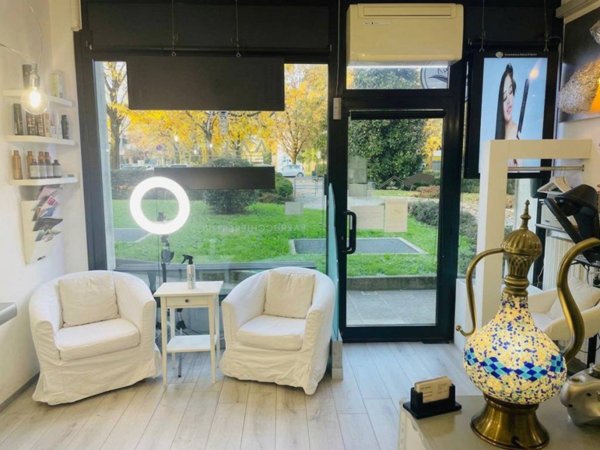 negozio in vendita a Brembate di Sopra