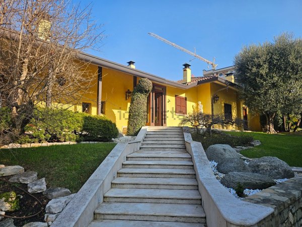 casa indipendente in vendita a Brembate di Sopra