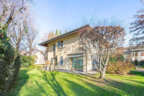 casa indipendente in vendita a Brembate di Sopra