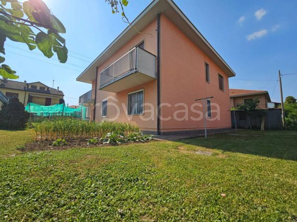 casa indipendente in vendita a Brembate di Sopra