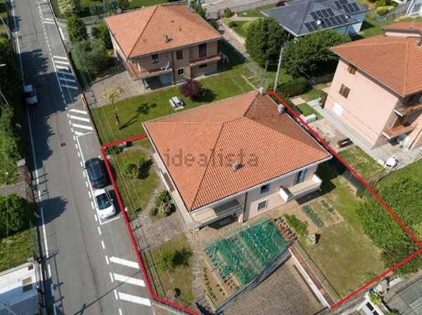 casa indipendente in vendita a Brembate di Sopra