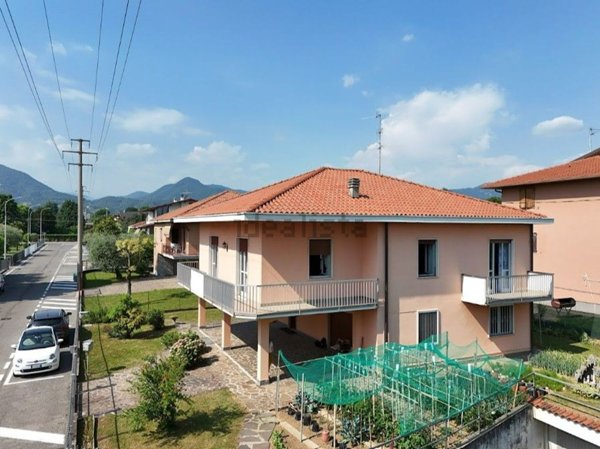 casa indipendente in vendita a Brembate di Sopra