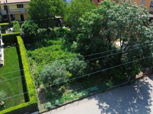 terreno edificabile in vendita a Brembate di Sopra