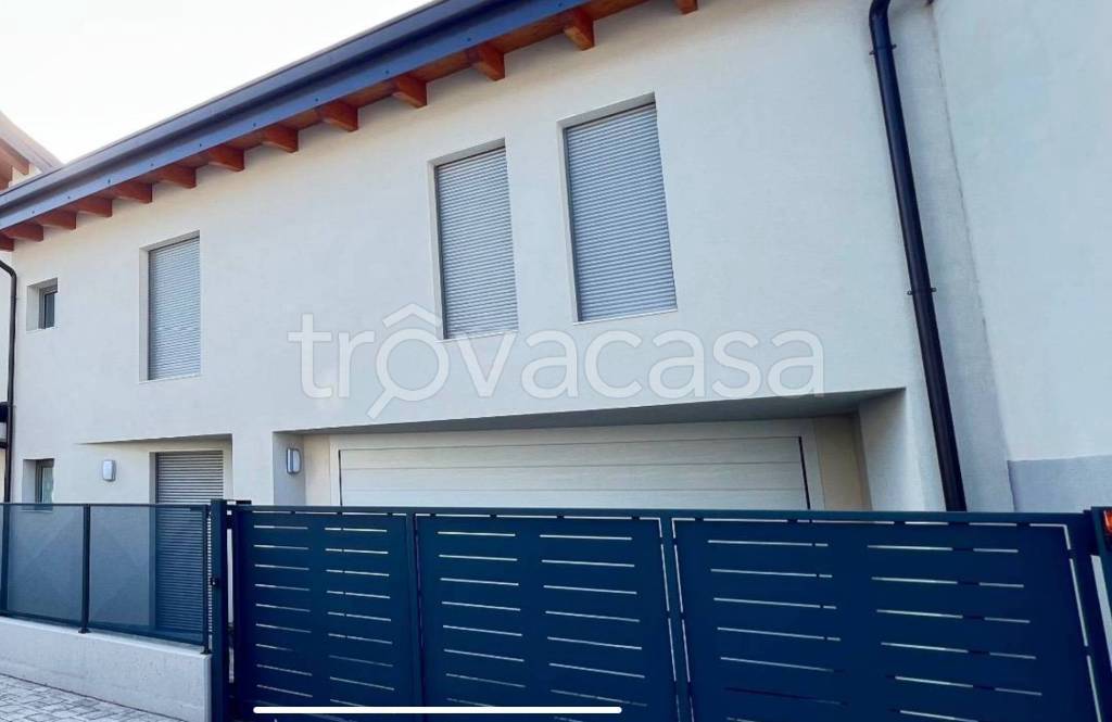appartamento in vendita a Brembate di Sopra