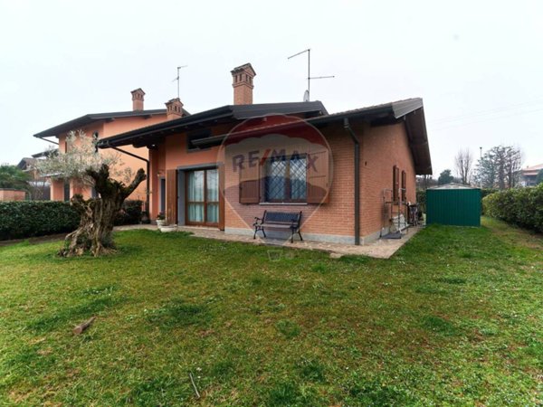 casa indipendente in vendita a Brignano Gera d'Adda