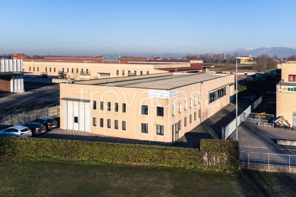 locale commerciale in vendita a Brignano Gera d'Adda