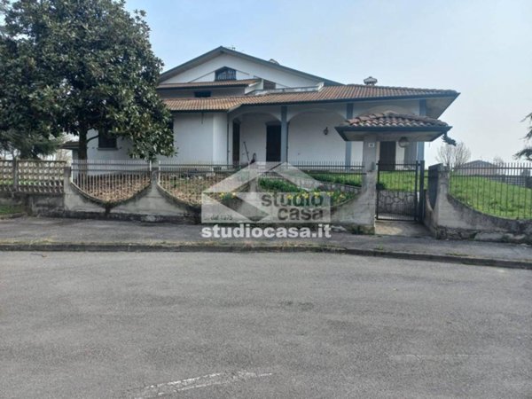 casa indipendente in vendita a Brignano Gera d'Adda