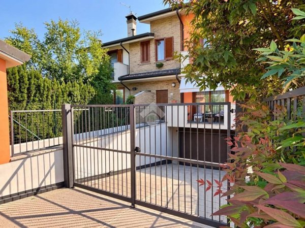 casa indipendente in vendita a Brignano Gera d'Adda