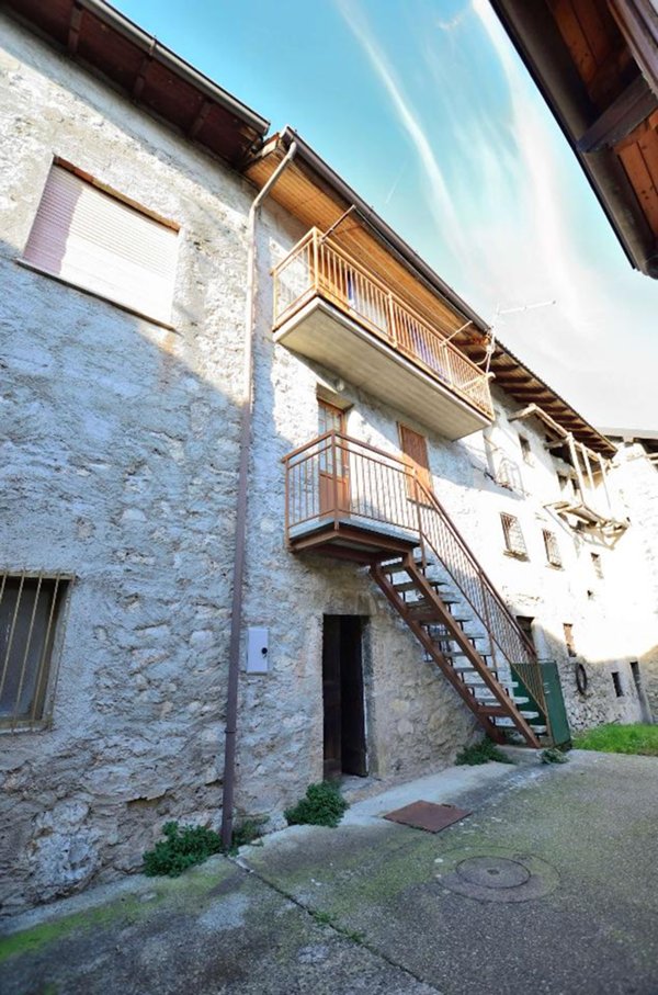 casa indipendente in vendita a Brumano