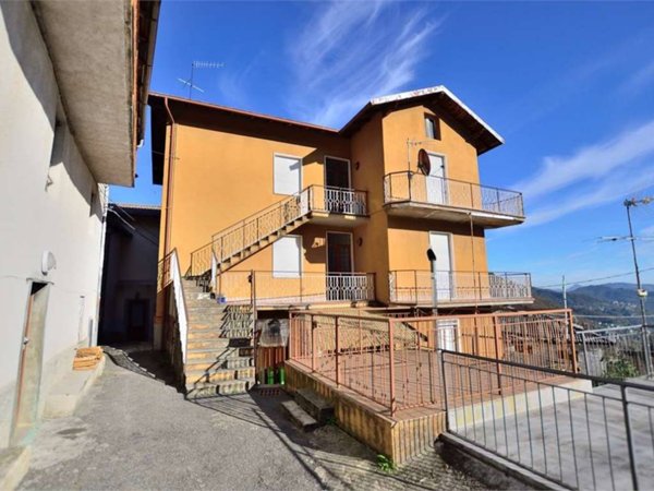 casa indipendente in vendita a Brumano