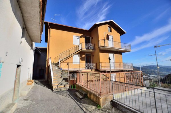 casa indipendente in vendita a Brumano