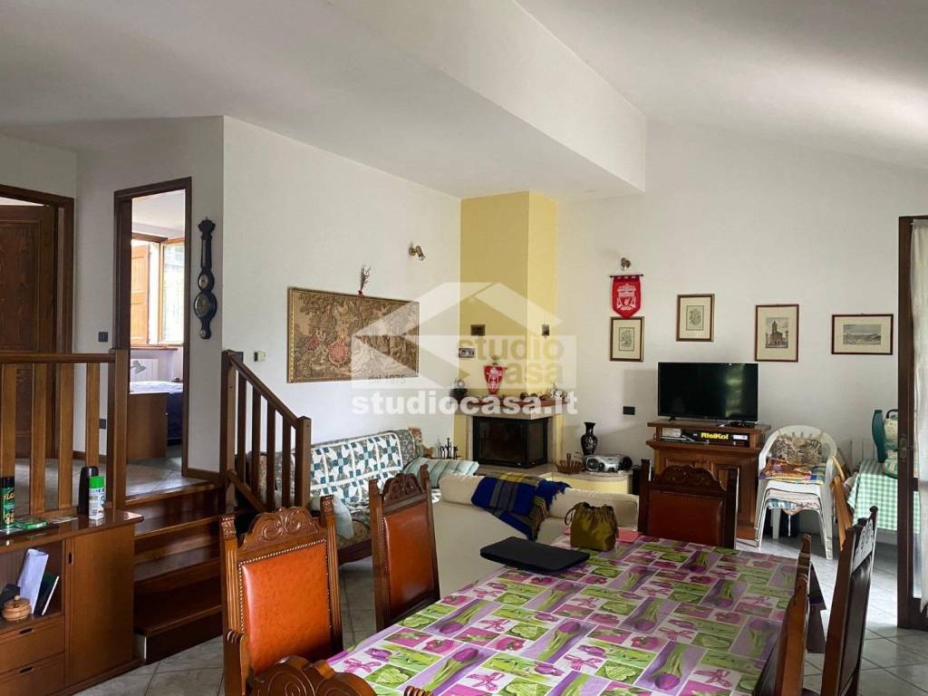 casa indipendente in vendita a Brumano