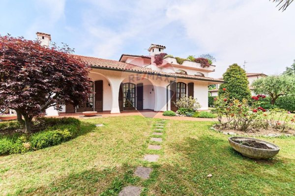 casa indipendente in vendita a Brusaporto