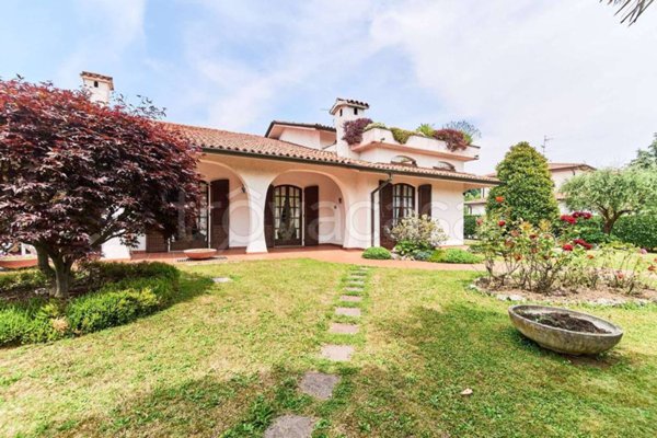 casa indipendente in vendita a Brusaporto