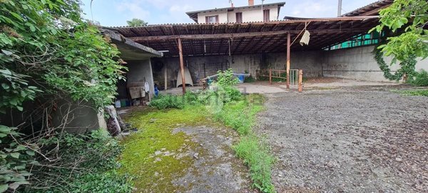casale in vendita a Brusaporto