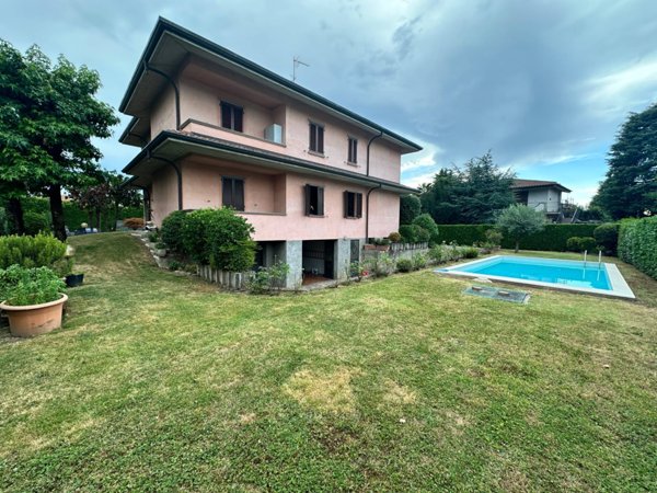 casa indipendente in vendita a Brusaporto