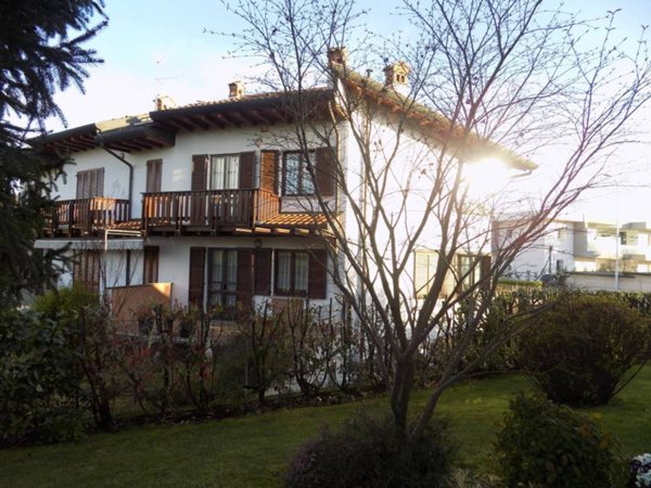 casa indipendente in vendita a Brusaporto