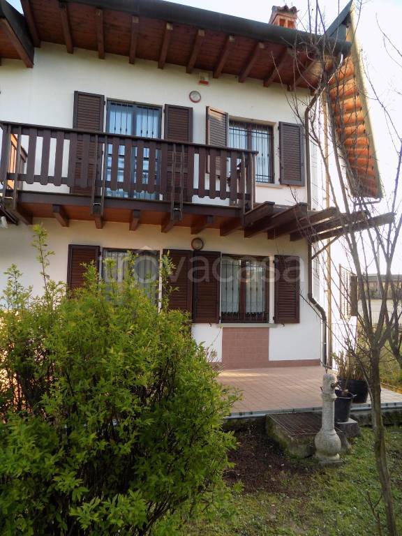 casa indipendente in vendita a Brusaporto