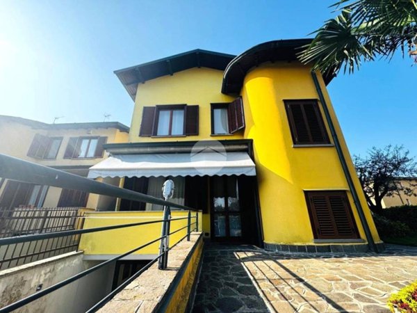 casa indipendente in vendita a Brusaporto