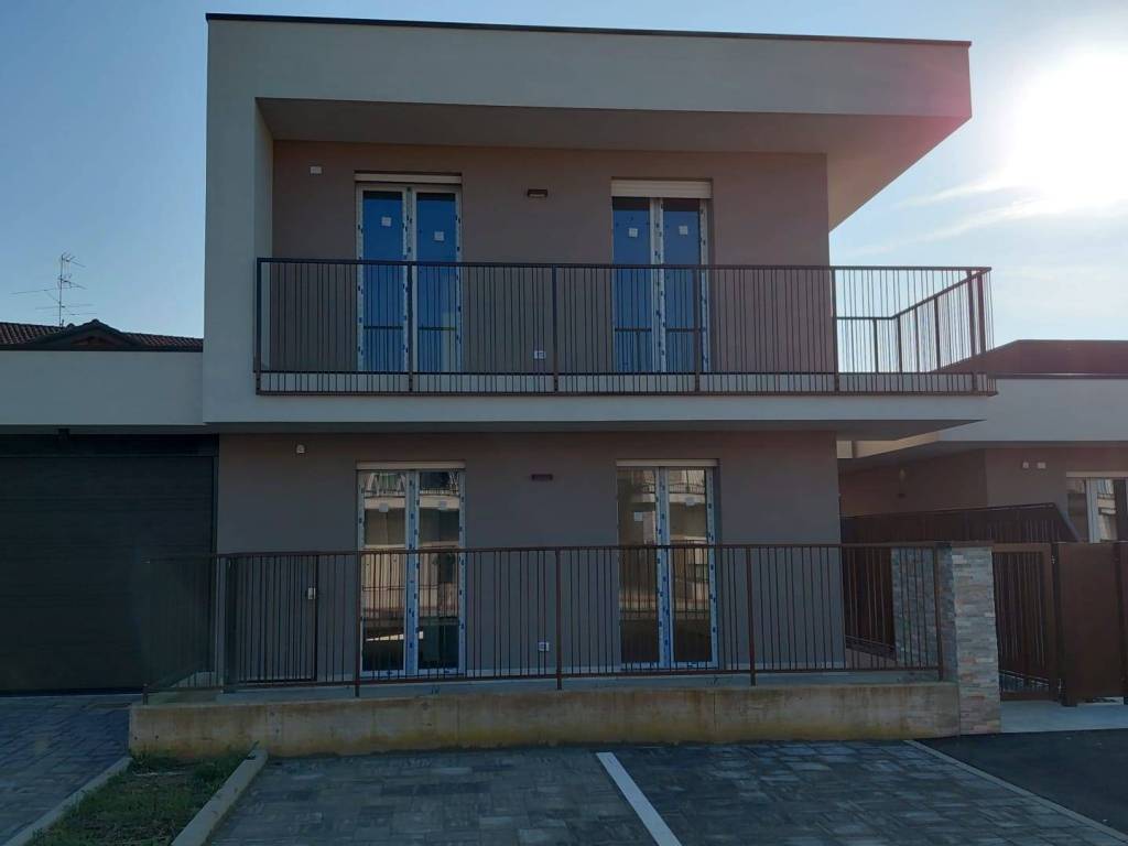 casa indipendente in vendita a Brusaporto