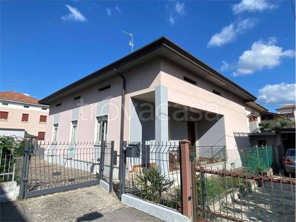 casa indipendente in vendita a Brusaporto